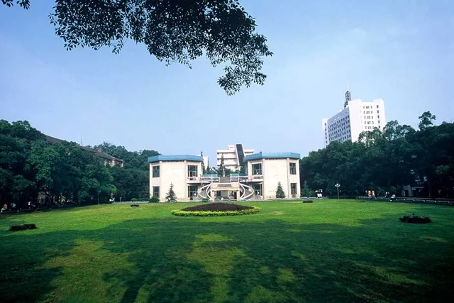 中南大学.jpg 中南大学.jpg