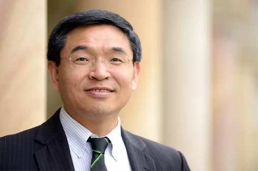 萨里大学校长逯高清校长.jpg 萨里大学校长逯高清校长.jpg
